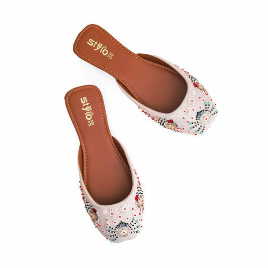 White Fancy Khussa For Ladies BM8542